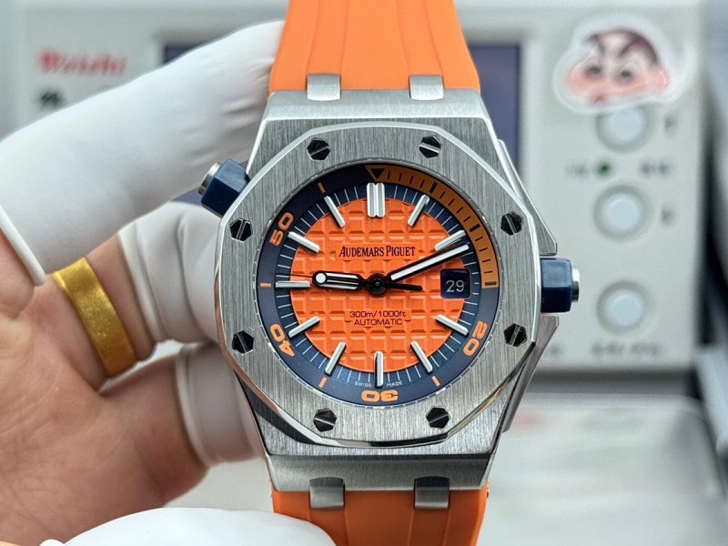 Watch from Three-legged