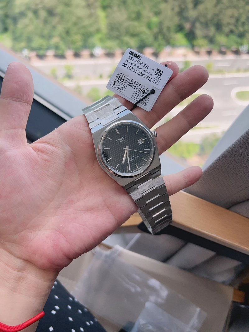 Watch from Three-legged