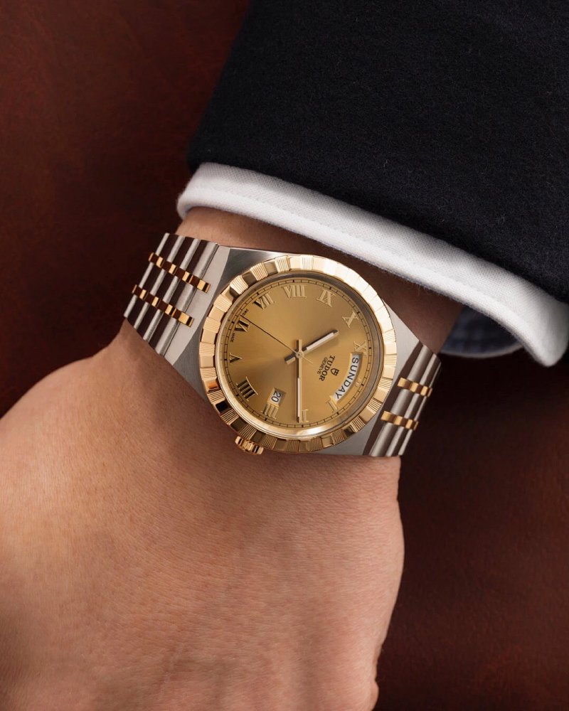 Watch from Three-legged