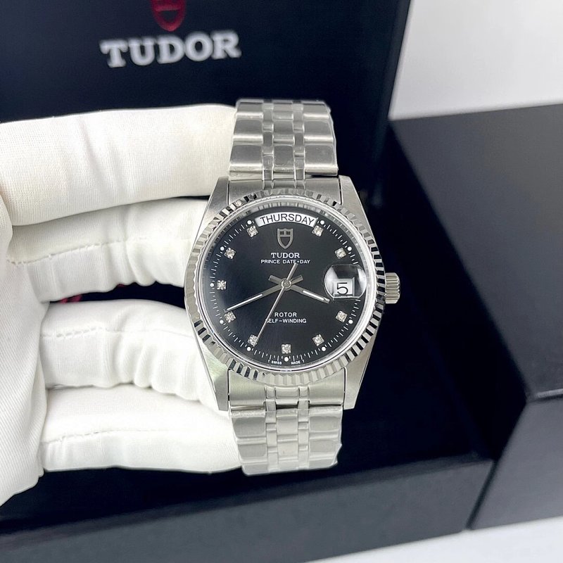 Watch from Three-legged