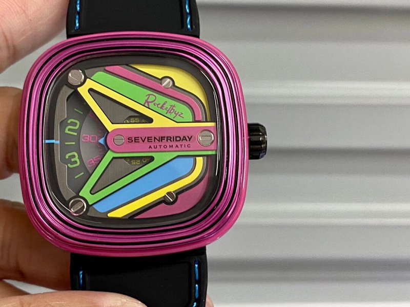 Watch from Three-legged