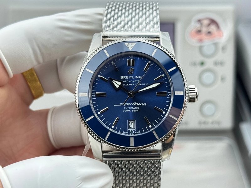 Watch from Three-legged
