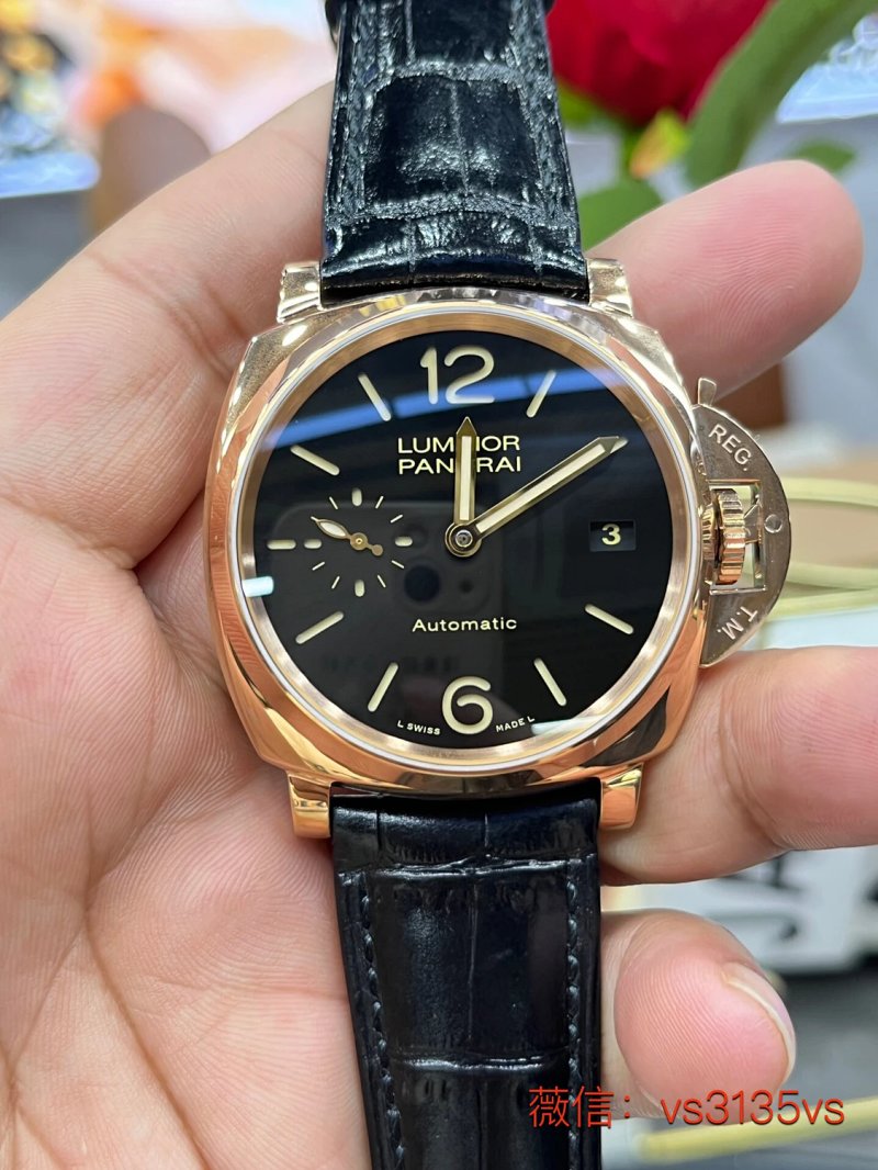 Watch from Three-legged