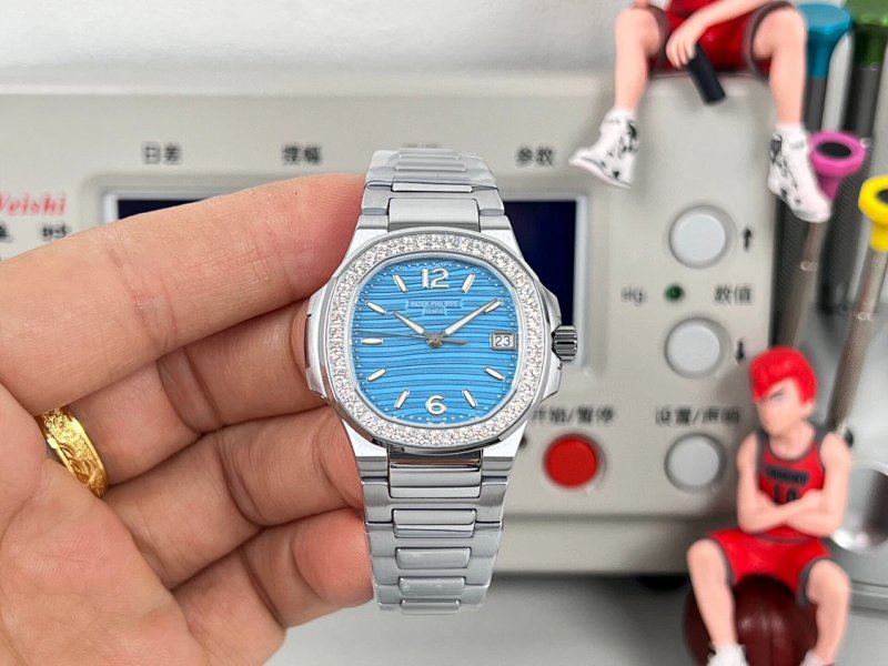 Watch from Three-legged