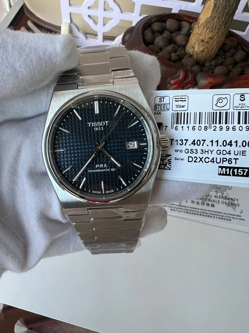 Watch from Three-legged