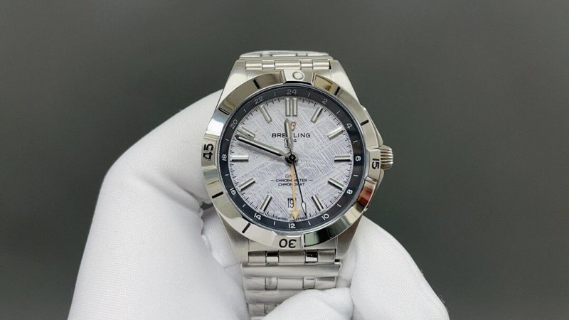 Watch from Three-legged