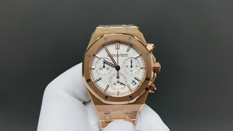 Watch from Three-legged