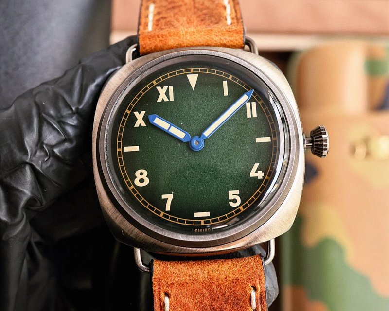 Watch from Three-legged