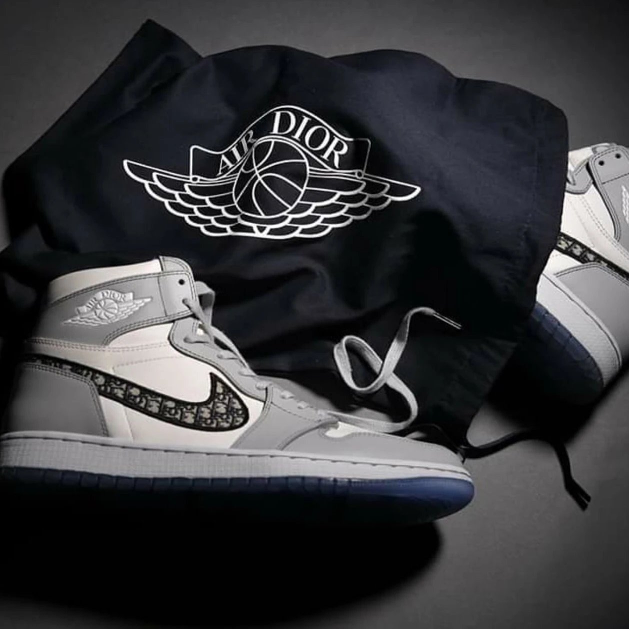 【年度鞋王 2020最值得收藏的一款】DIO* x Air Jordan 1 High/Low 大dio高帮/低帮