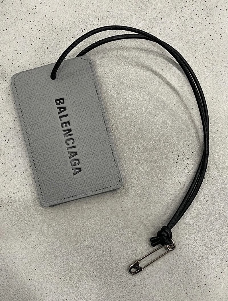 Card holder from Green Water Club