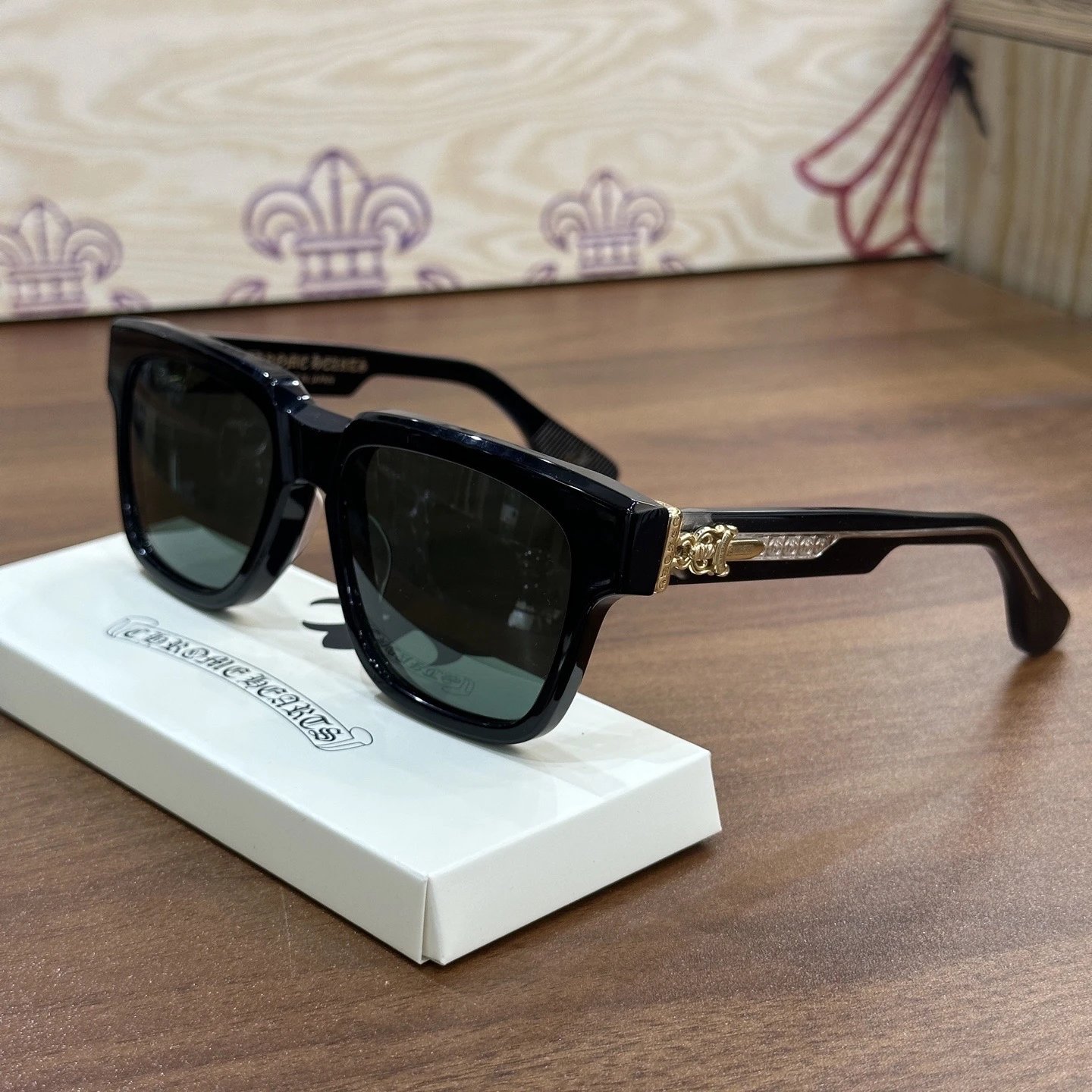 BOX-OFFICER Size:56-19-144 Black Gold Sunglasses