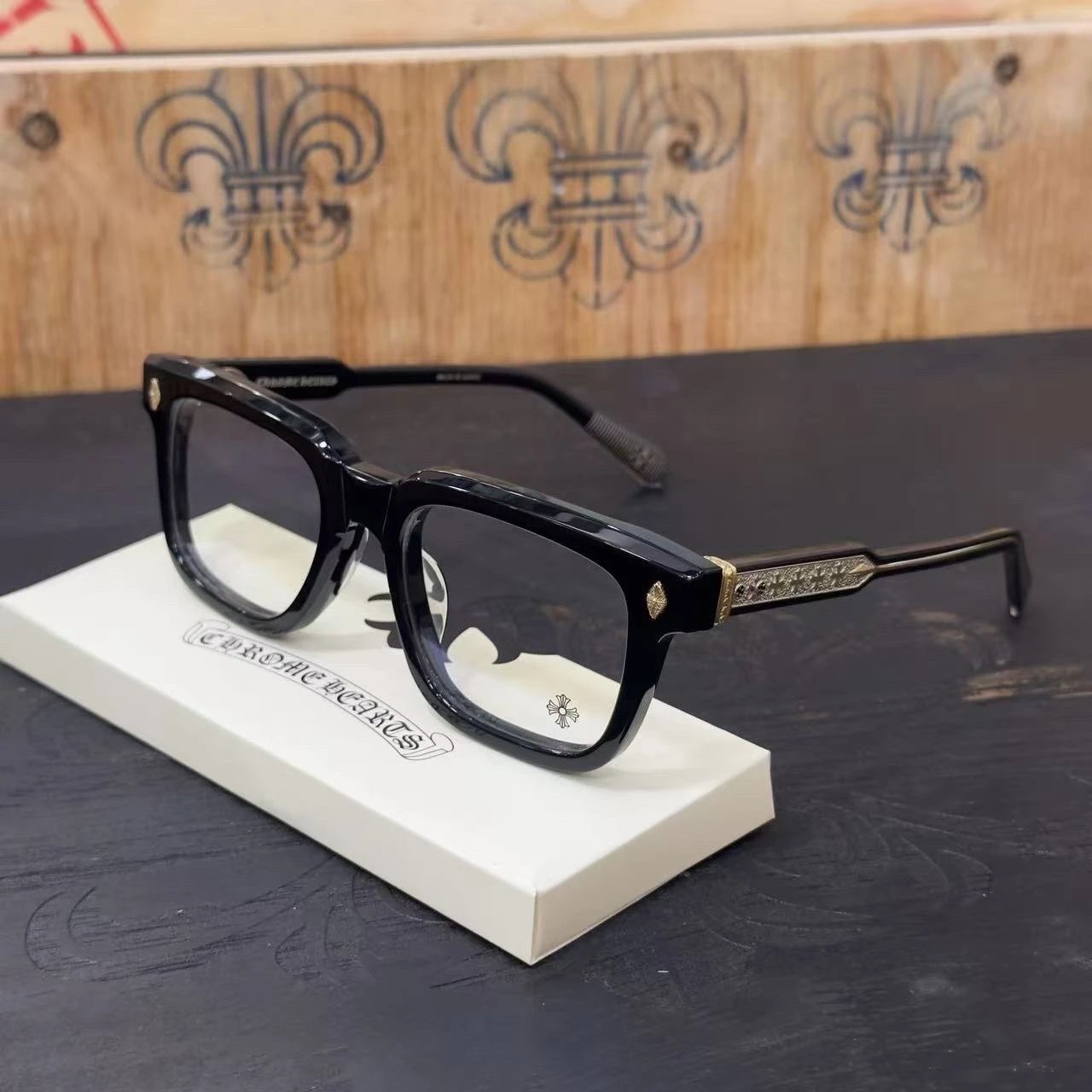AMBICIXTROUS Black Gold