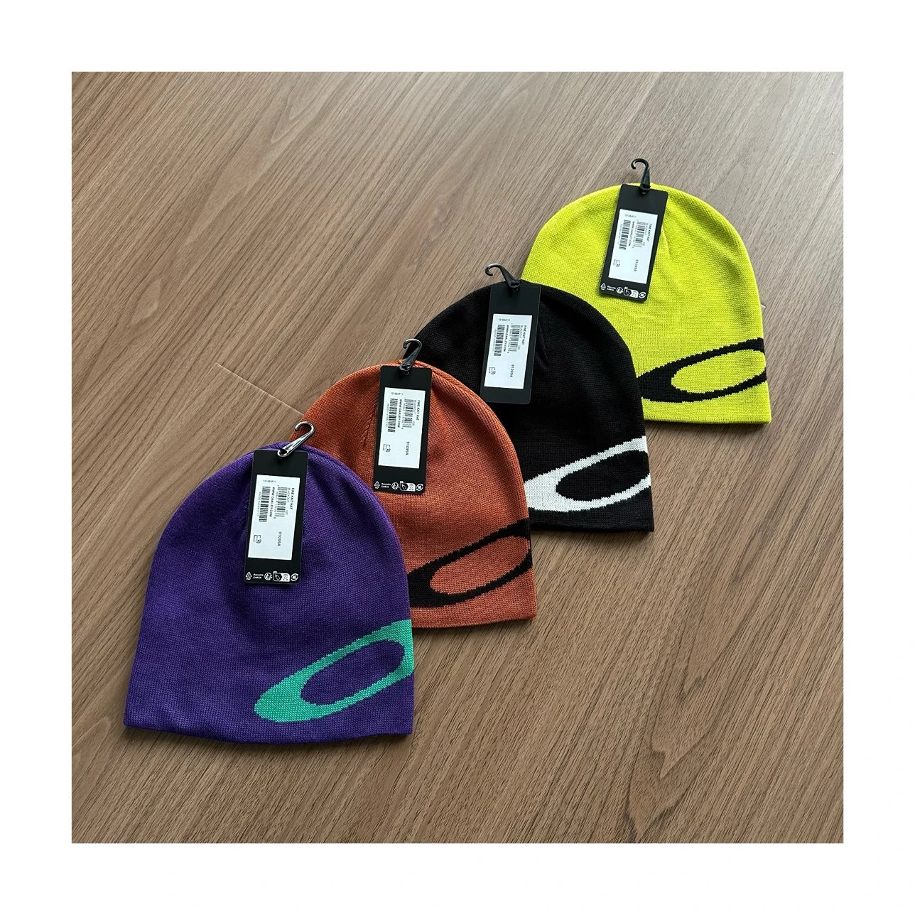 OAK Reversible Jacquard Logo Warm Knit Beanie - Limited Edition, Fall/Winter Styling Must-Have