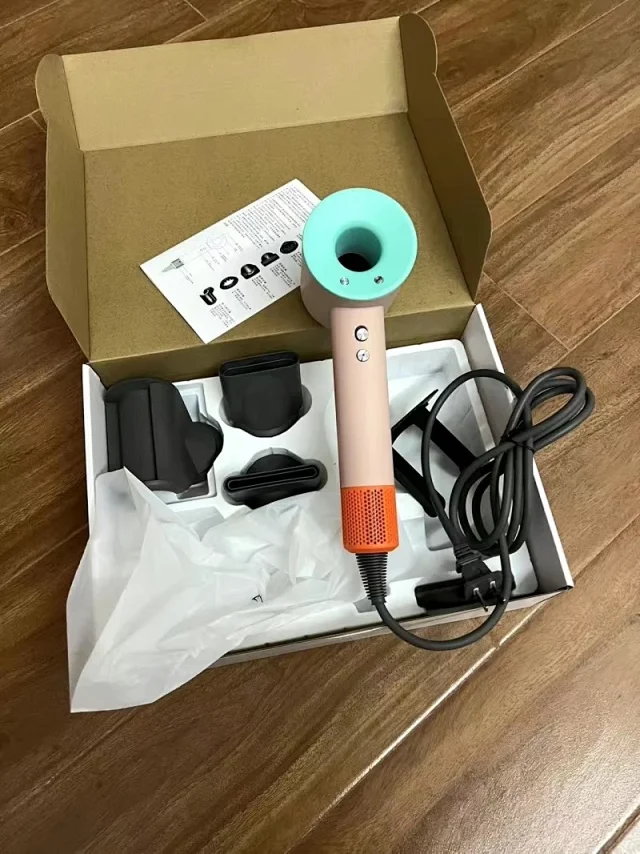 Dyson Hair Dryers & Stylers Supersonic Dryer with Attachments product detail image 3