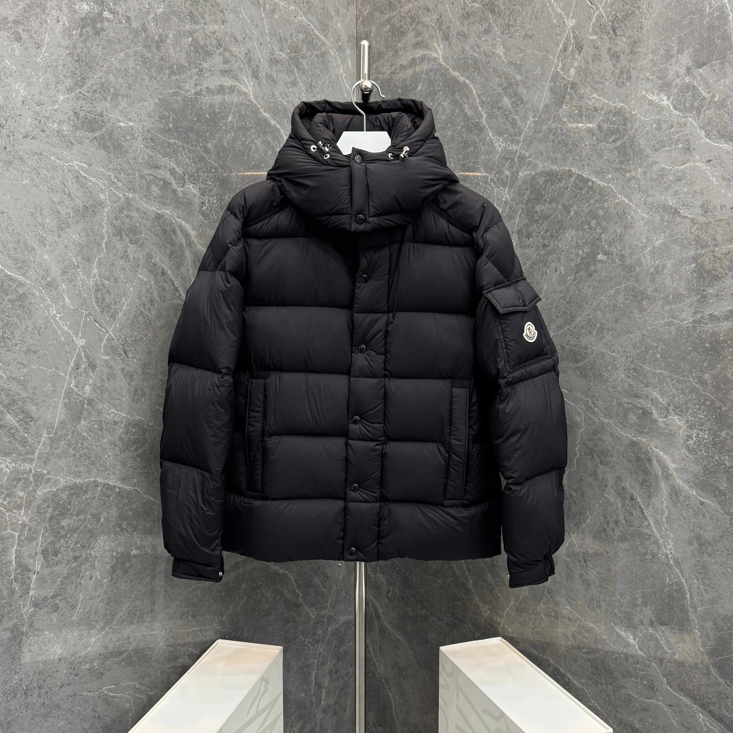 A266 / black