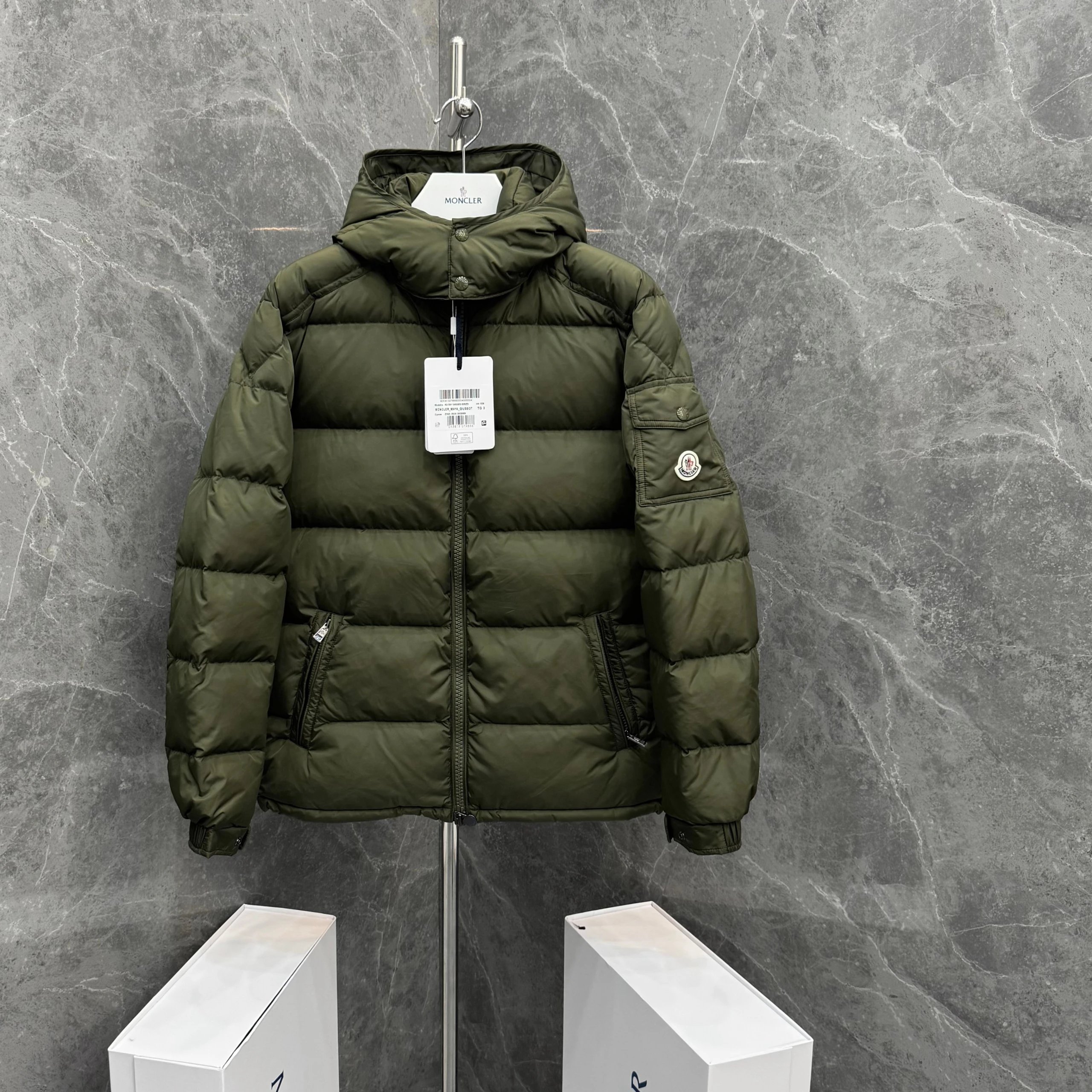 B052 - Matte Green