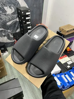 thumbnail for (The maximum size of 48 yards is a large hard box version, you know) T version of Chunyuan coconut slippers exclusive leakage, spot perennial sales and you buy 5.60➕ a dime the same - carbon black matte