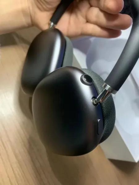 Apple AirPods Max Silver Over-Ear Headphones - 14