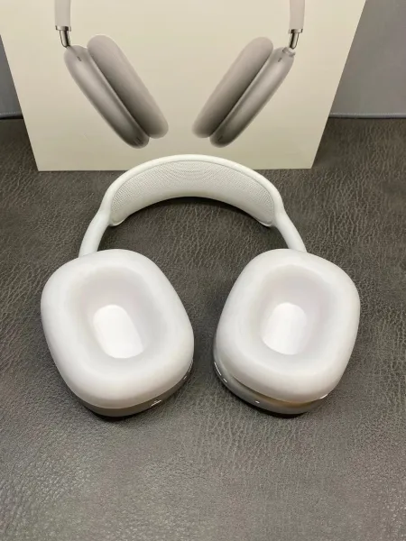 Apple AirPods Max Silver Over-Ear Headphones - 11