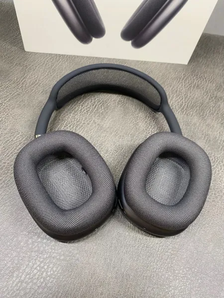 Apple AirPods Max Silver Over-Ear Headphones - 9