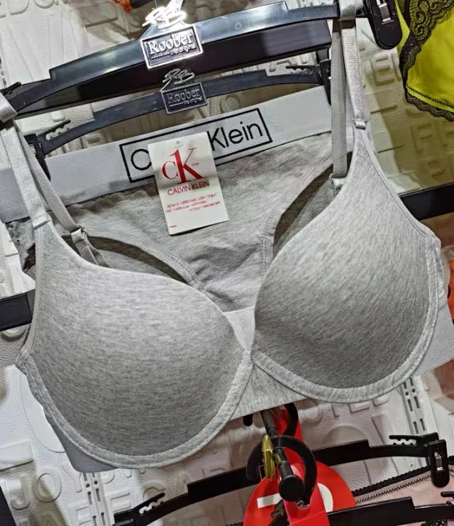 Calvin Klein Underwear Underwire bra and briefs set with logo elastic bands product detail image 13