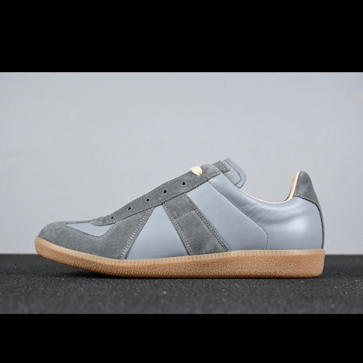 Haze blue rubber