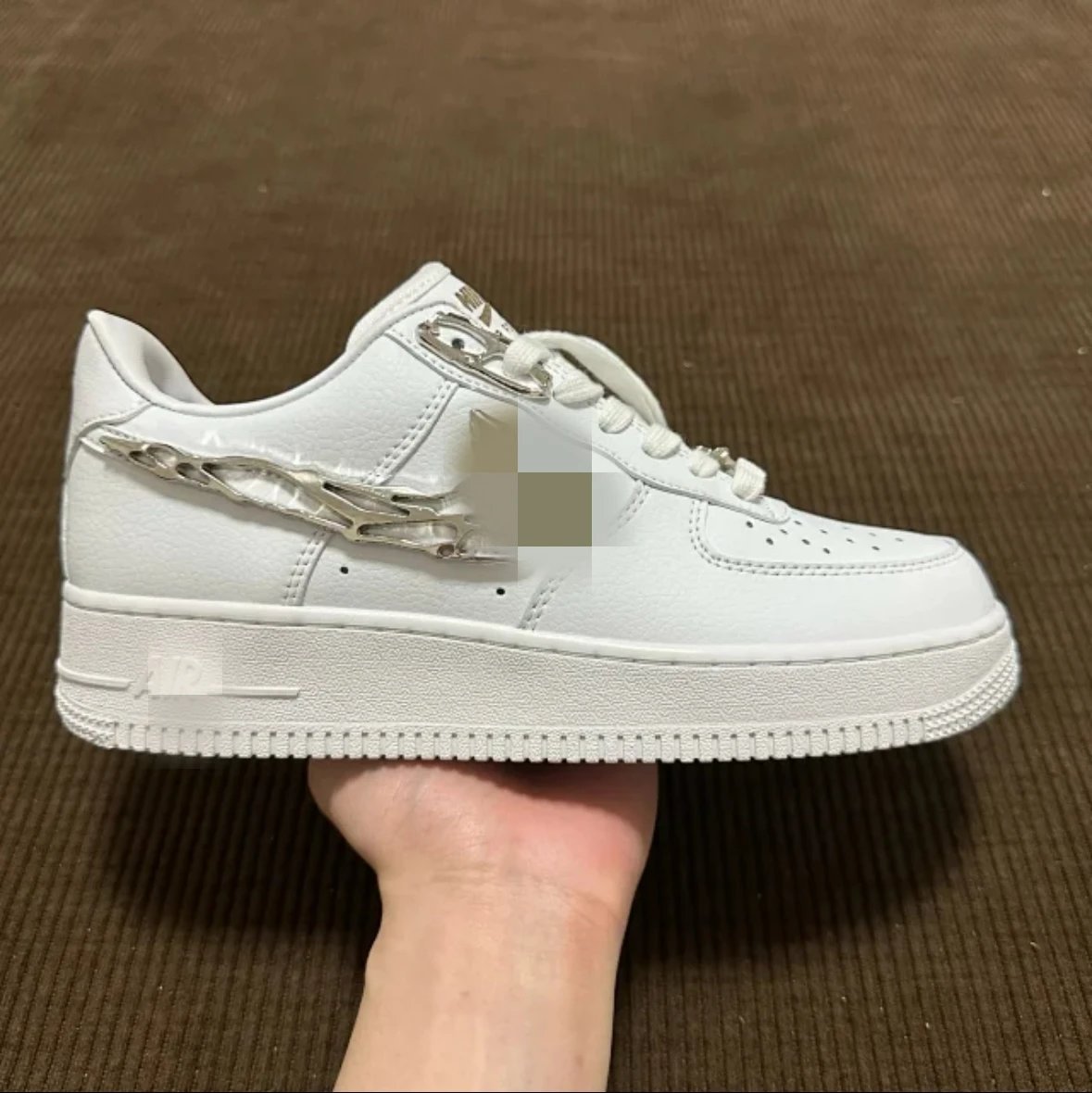 Alien Metal Swoosh
