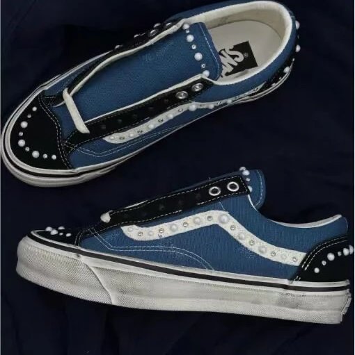 Blue rivet