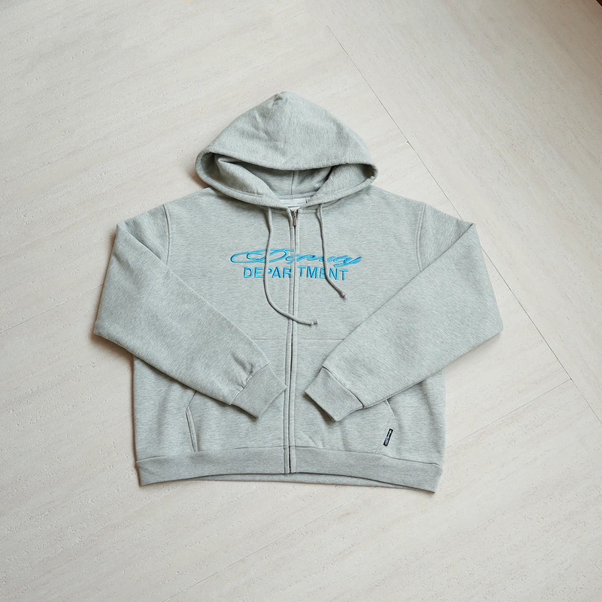 L-DE blue letter embroidered zipper sweater