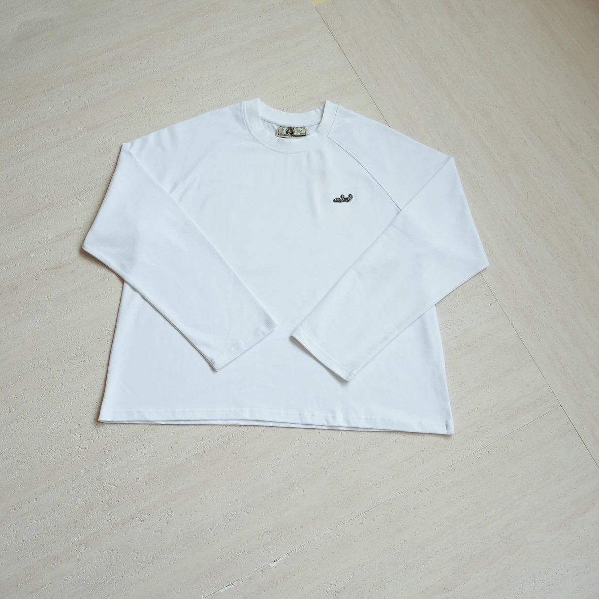 L-DE White Basic Long-Sleeve T-Shirt