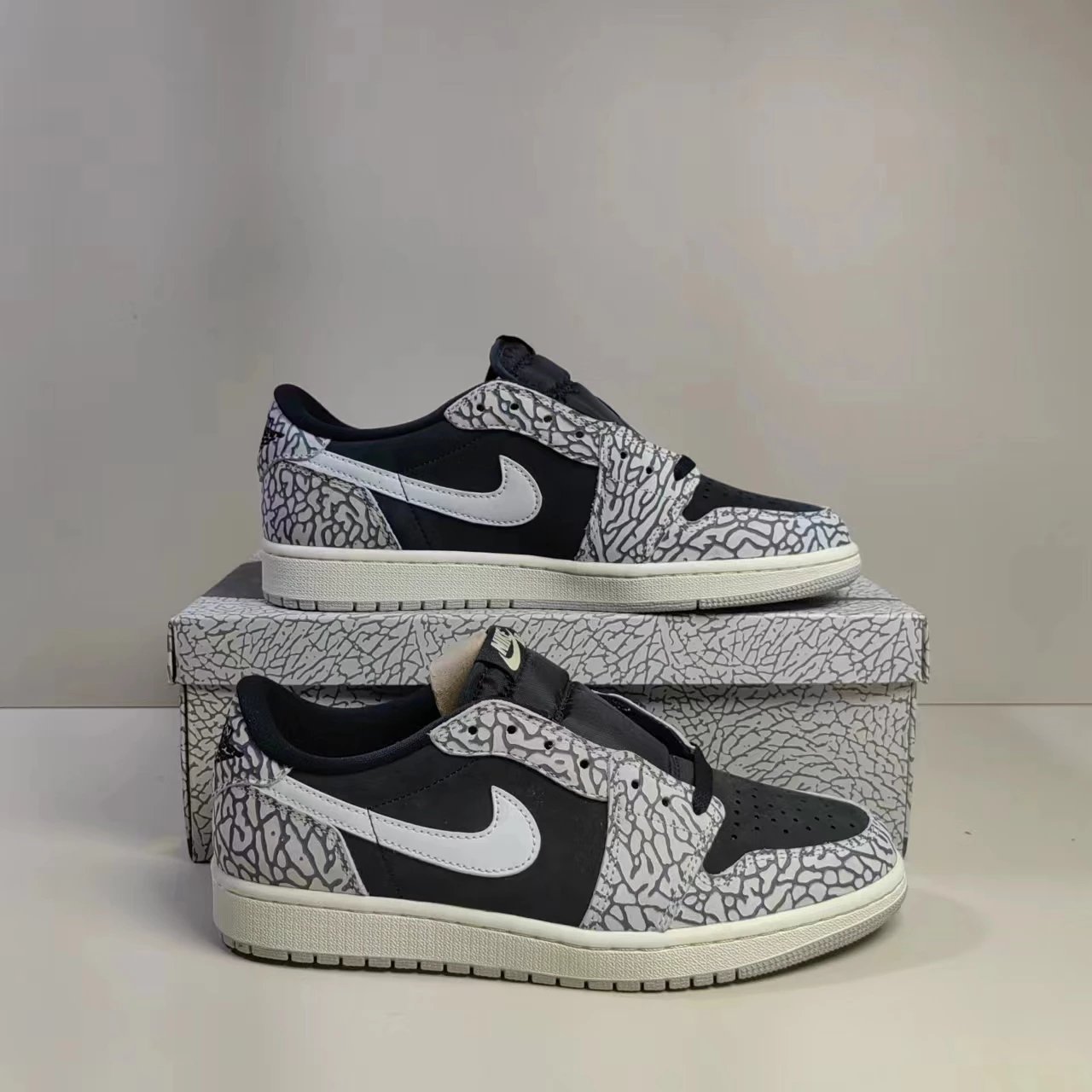 DT Batch A i r Jordan 1 Low "Black Cement" aj1 Low Top Basketball Shoes aj1 Burst Pattern Grey Black CZ0790-001