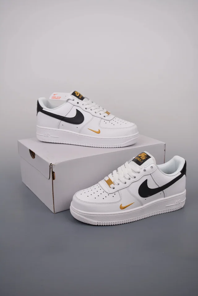 Nike Sneakers Air Force 1 Low Graphic product detail image 24
