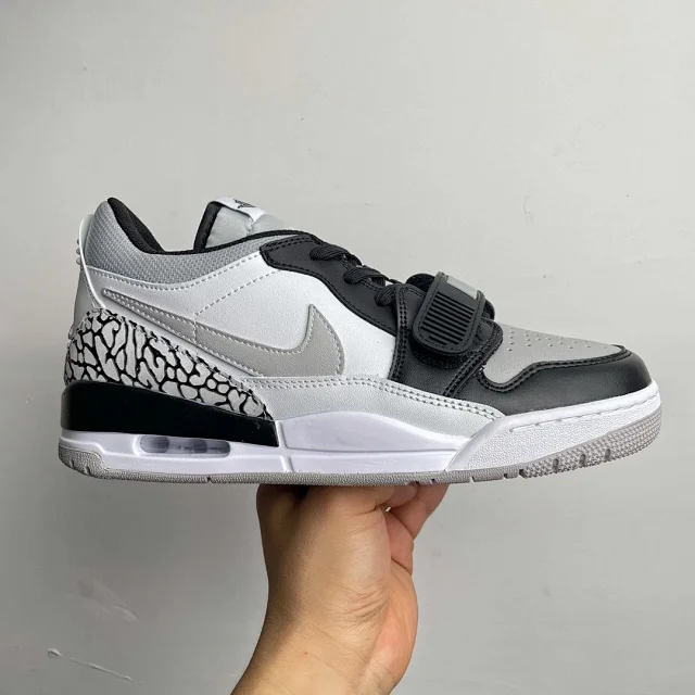 Nike Sneakers Air Jordan Legacy 312 Low product detail image 3