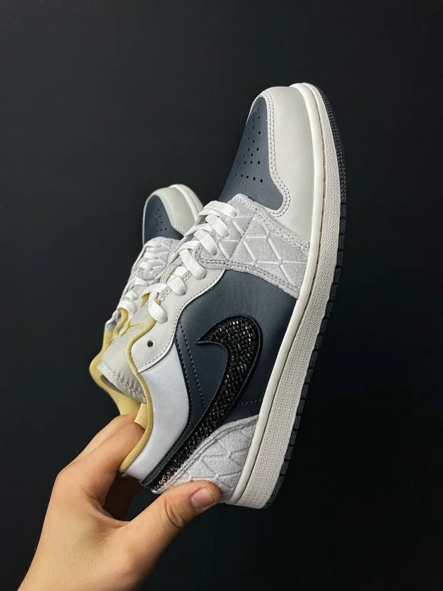 Nike Sneakers Air Jordan 1 Low product detail image 64