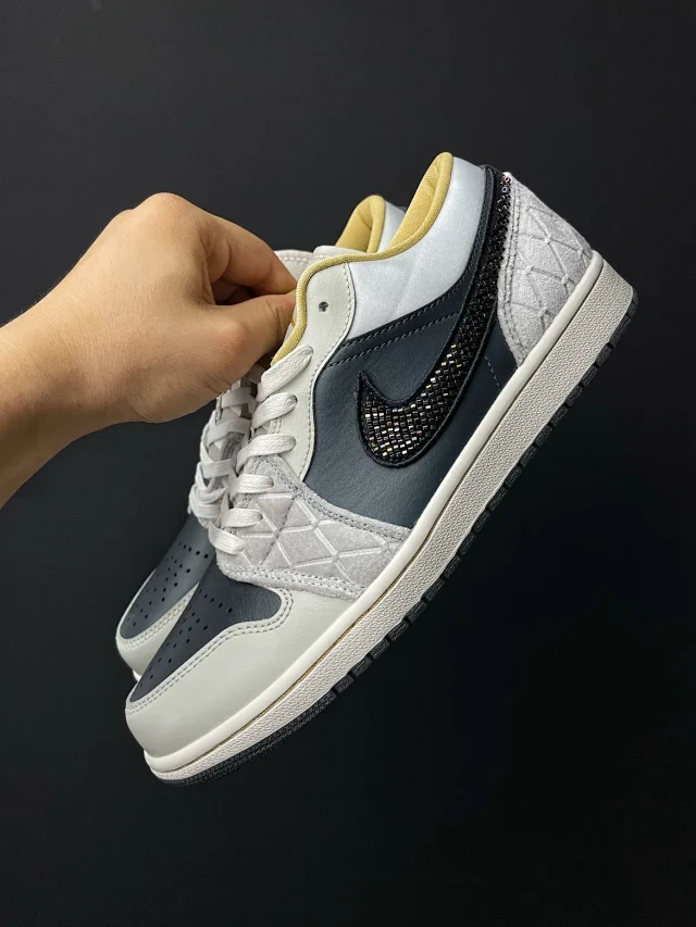 Nike Sneakers Air Jordan 1 Low product detail image 65