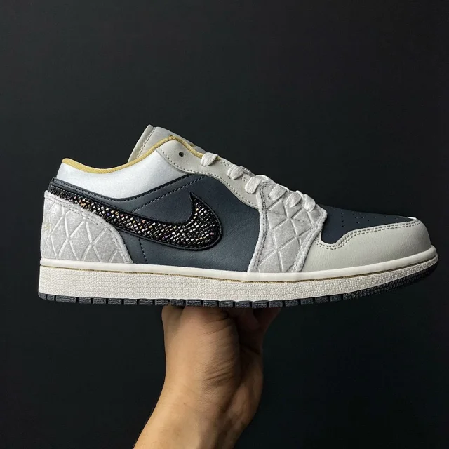 Nike Sneakers Air Jordan 1 Low product detail image 63