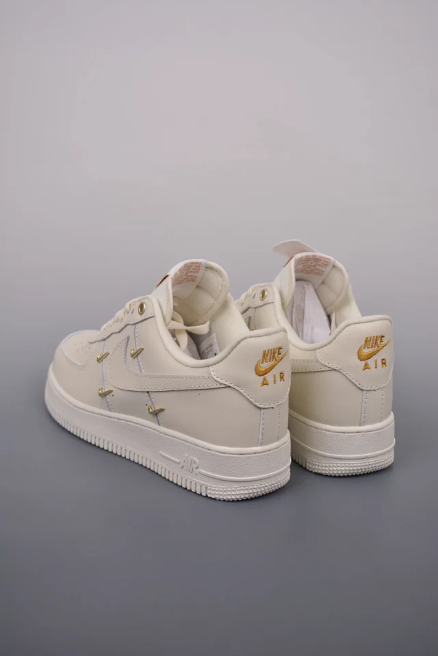 Nike Sneakers Air Force 1 Low Graphic product detail image 51