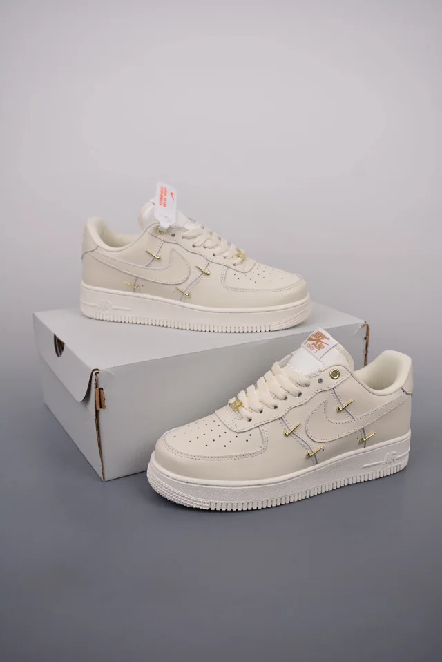 Nike Sneakers Air Force 1 Low Graphic product detail image 54