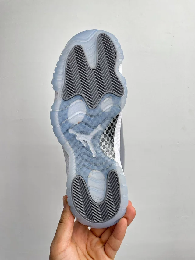 Jordan Sneakers Air 11 product detail image 8