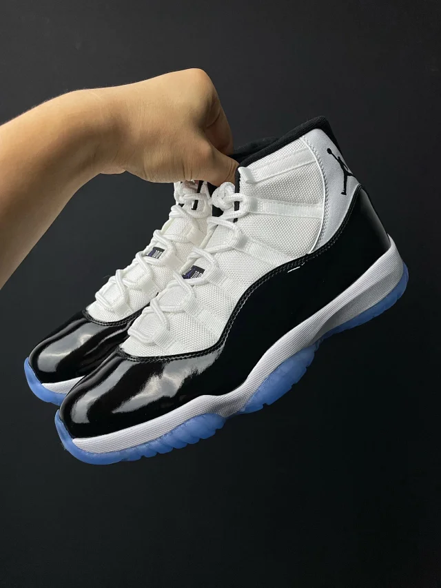 Jordan Sneakers Air 11 product detail image 30