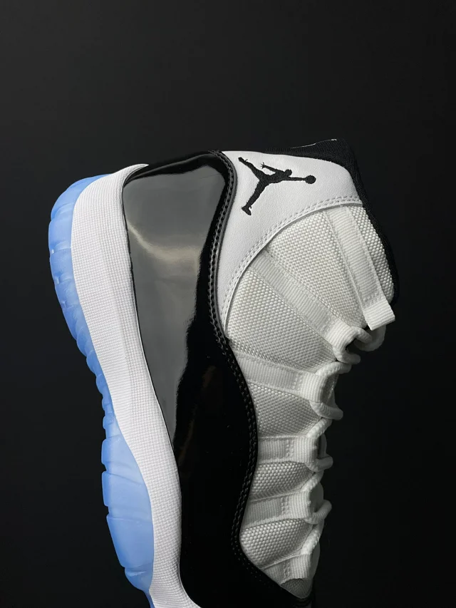 Jordan Sneakers Air 11 product detail image 31
