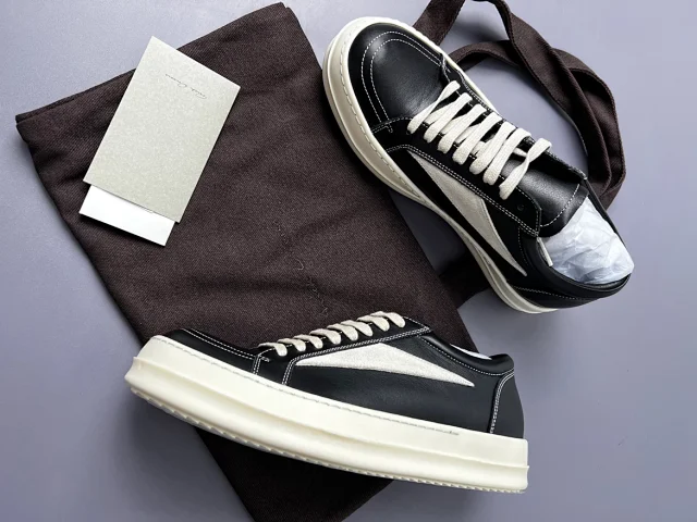 Rick Owens Sneakers Low-top lace-up with contrast side stripe and serrated sole product detail image 3