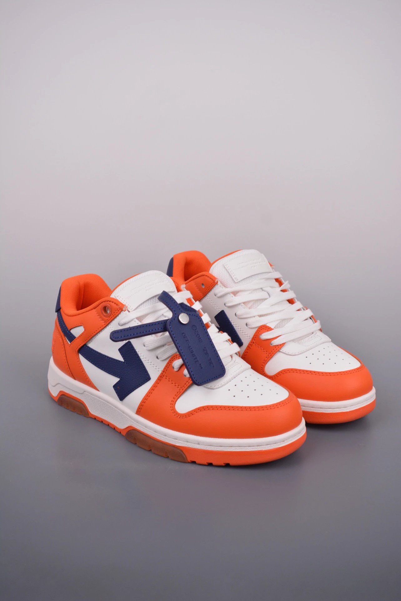 Off-White Arrow Low Blue and White Sneakers - 49