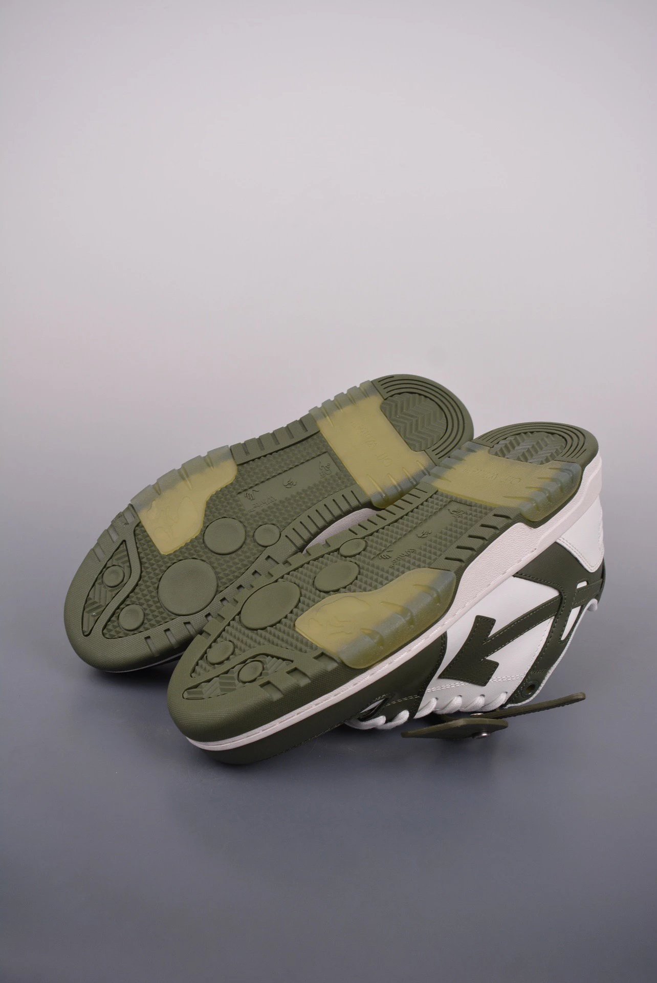 Off-White Arrow Low Blue and White Sneakers - 60