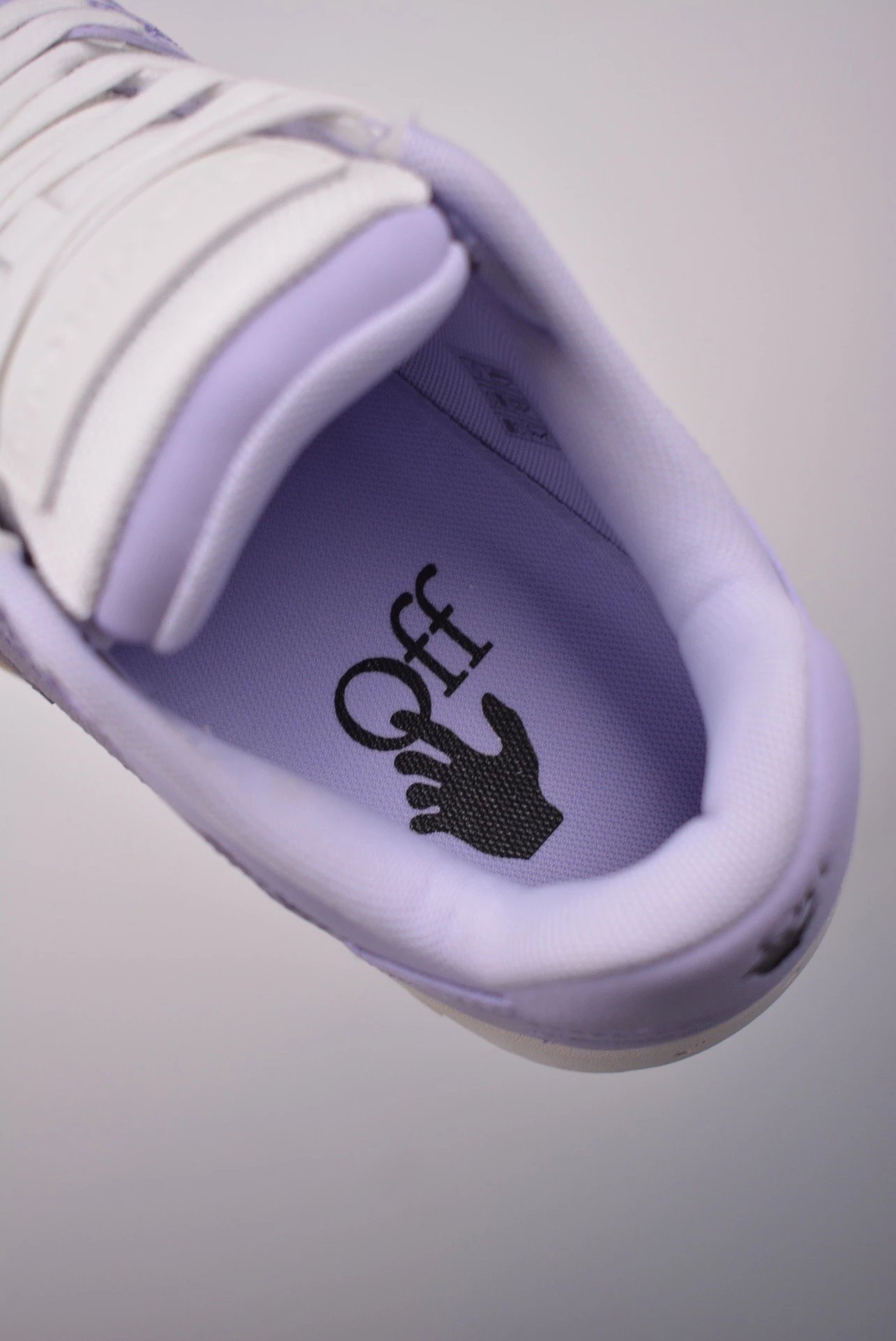 Off-White Arrow Low Blue and White Sneakers - 74