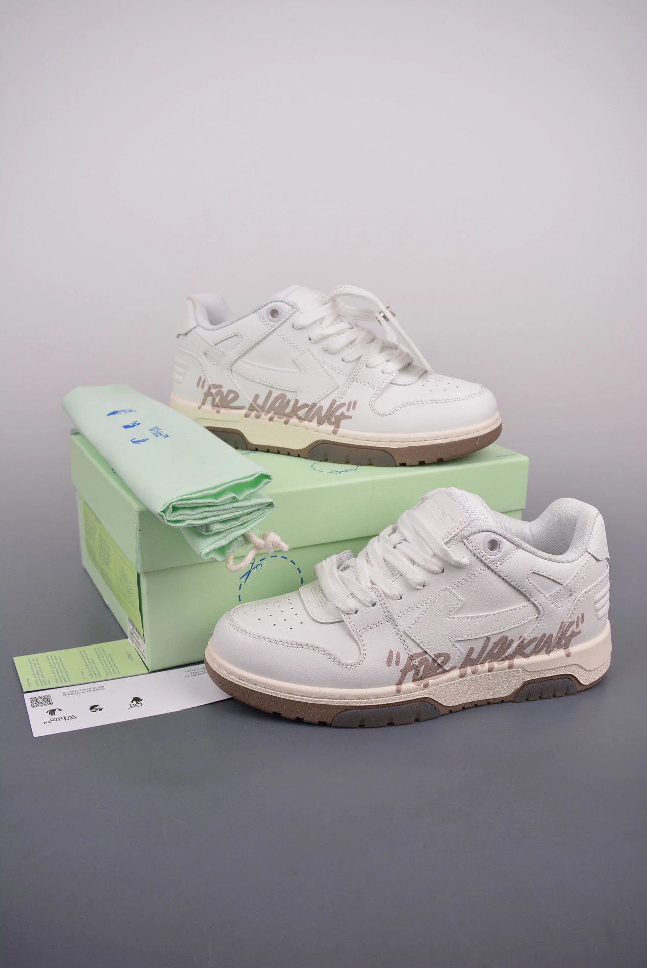 Off-White Arrow Low Blue and White Sneakers - 48