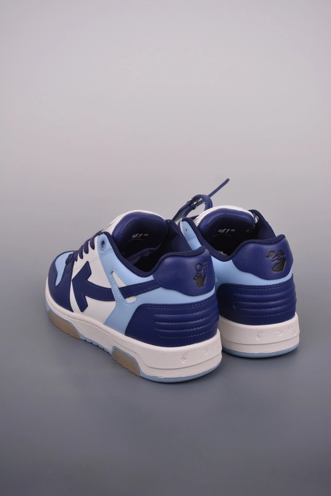 Off-White Arrow Low Blue and White Sneakers - 23