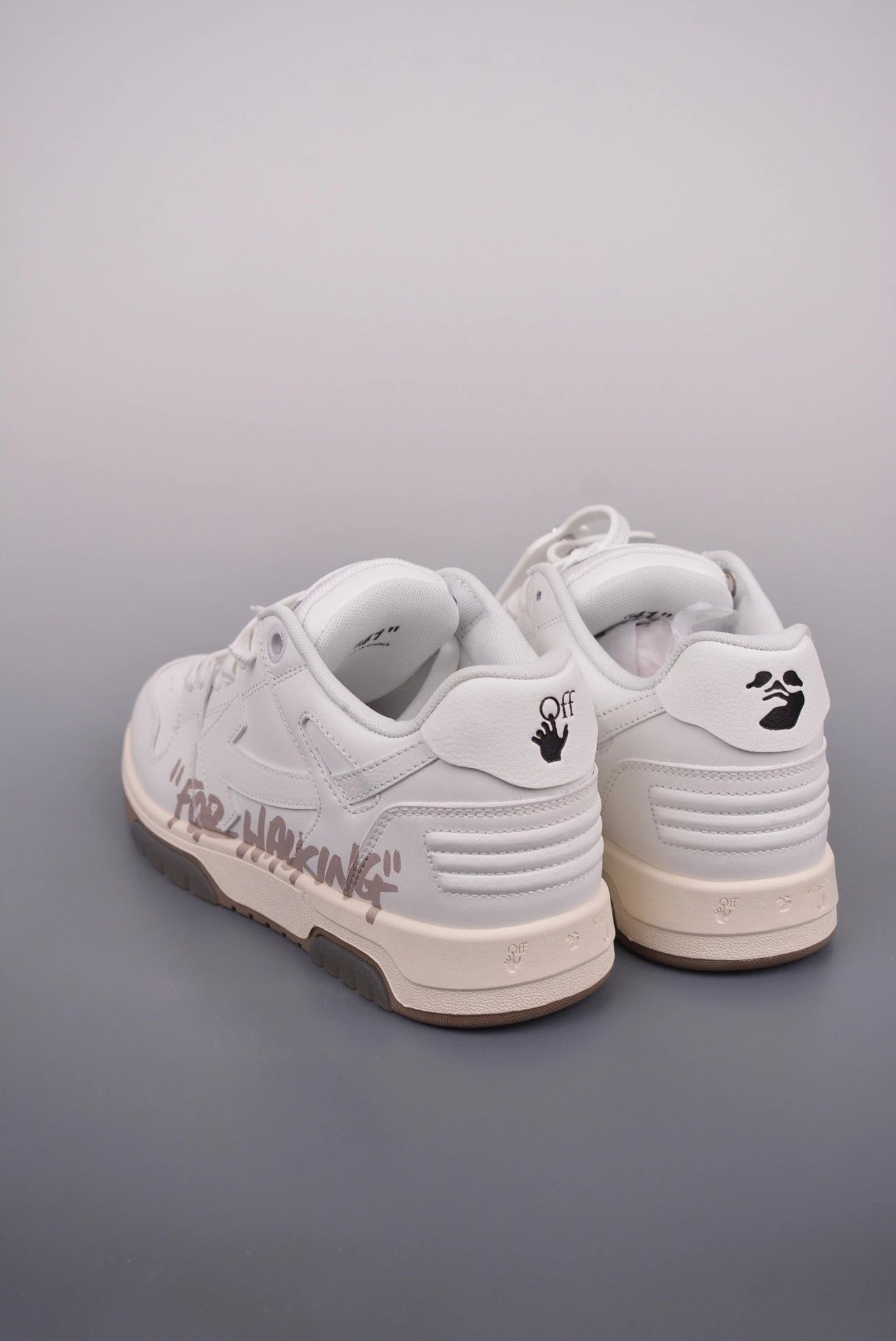 Off-White Arrow Low Blue and White Sneakers - 41