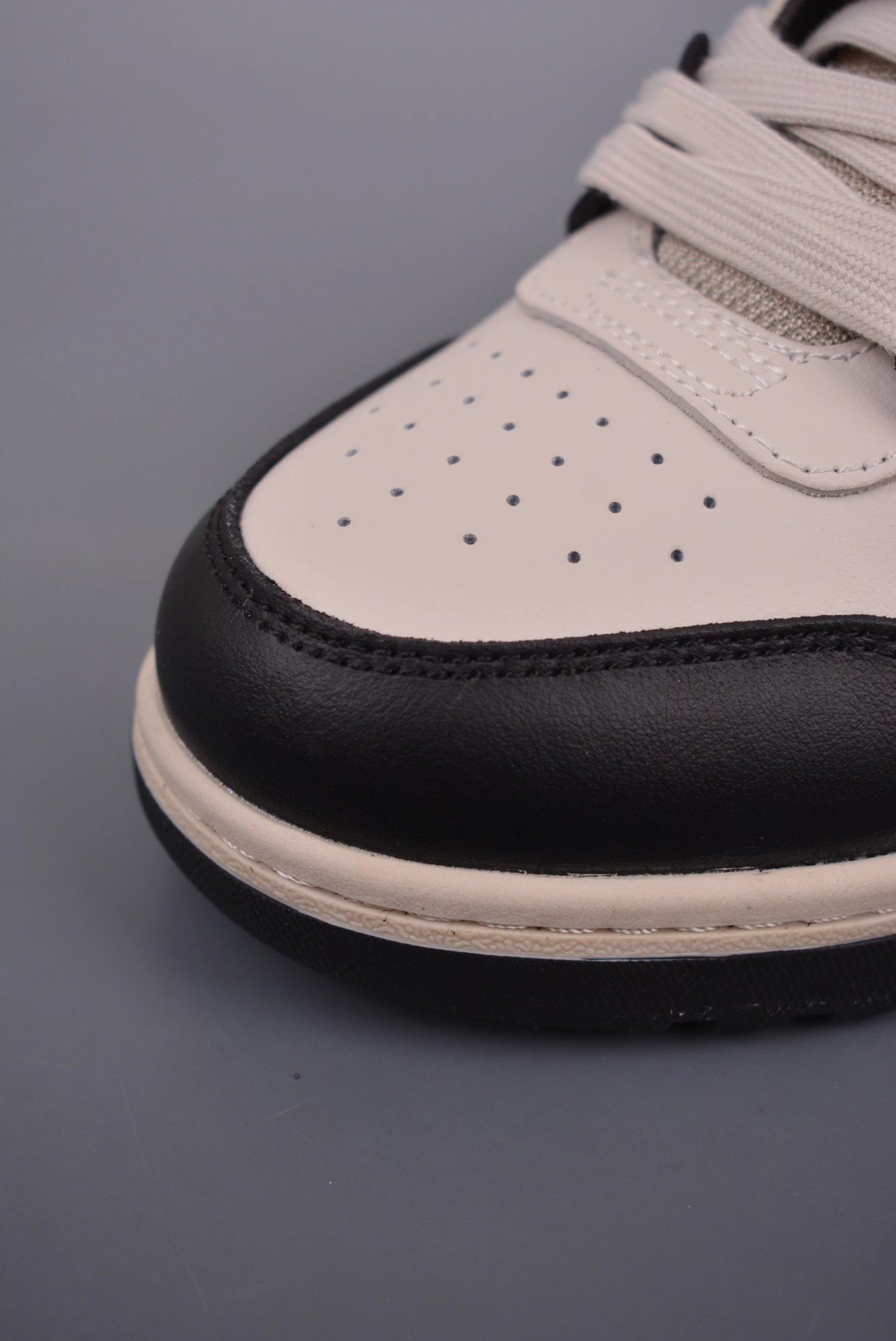 Off-White Arrow Low Blue and White Sneakers - 35