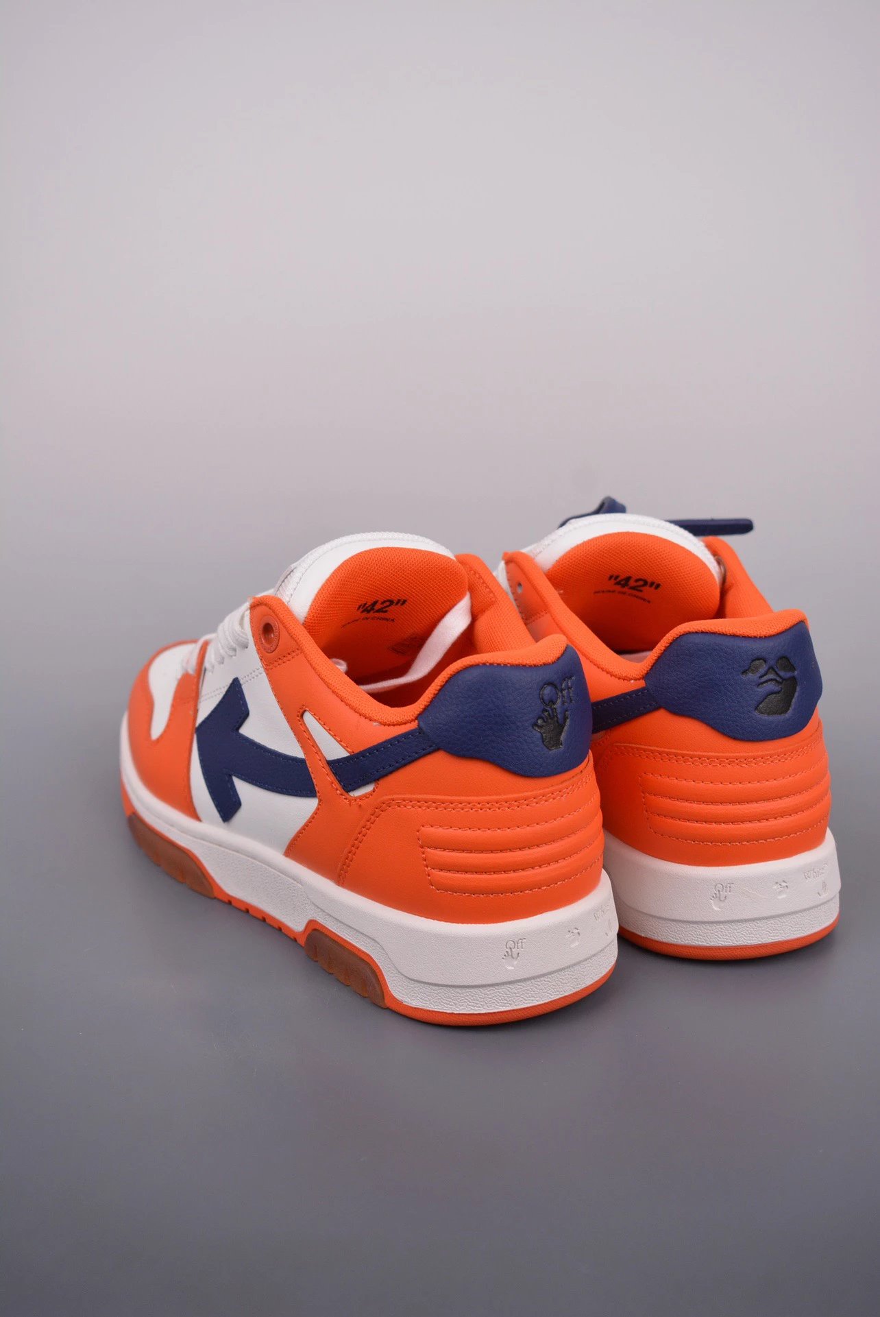 Off-White Arrow Low Blue and White Sneakers - 50